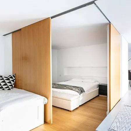 Apartman Plum Guide - The Elephant's Neighbour