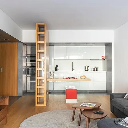 Plum Guide - The Elephant's Neighbour Apartment *